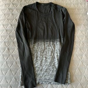 Size 6 lululemon swiftly tech long sleeve